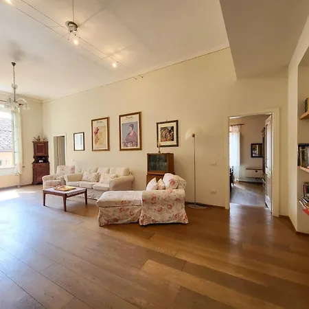 Apartment Le Antiche Scale 9 Lucca