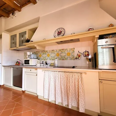 Apartment Le Antiche Scale 9