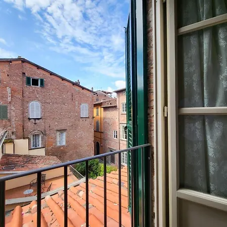 Le Antiche Scale 9 דירה *